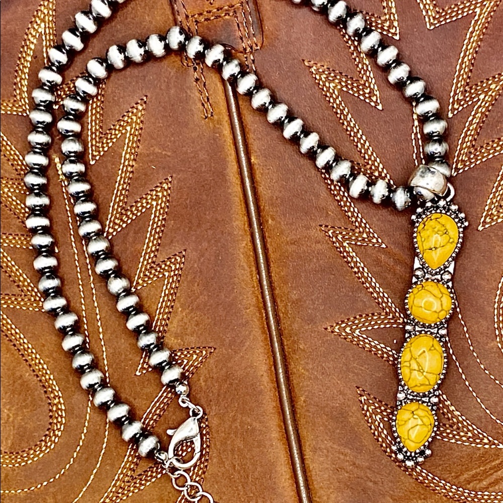 BOUTIQUE Navaho style beaded yellow faux stone necklace
